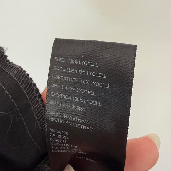 URBAN OUTFITTERS LONG SLEEVED ROMPER - Picture 5 of 7